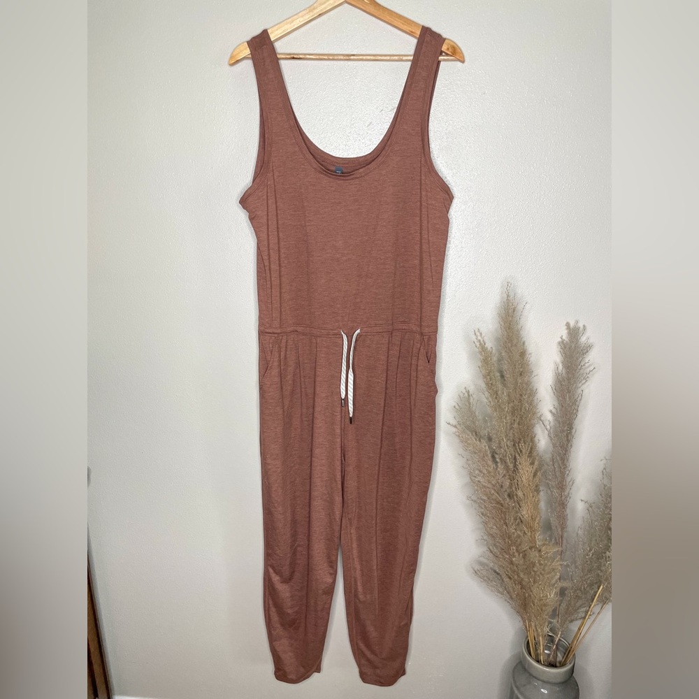 Vuori | Like New Lux Harem Jumpsuit in Terracotta Heather, Size Large - Picture 3 of 8